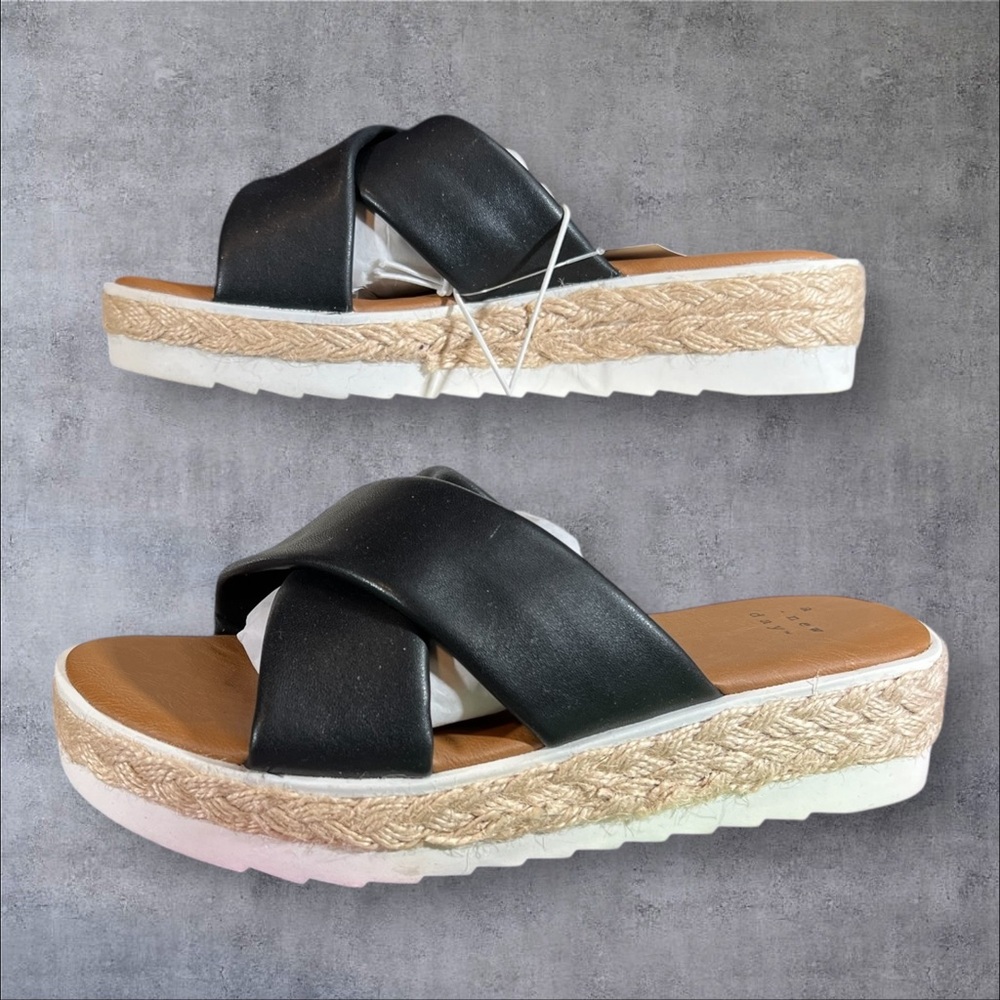 Black Heeled Memory Foam Carin Sandals with Flexible Outsole Woven look sides - Picture 9 of 12
